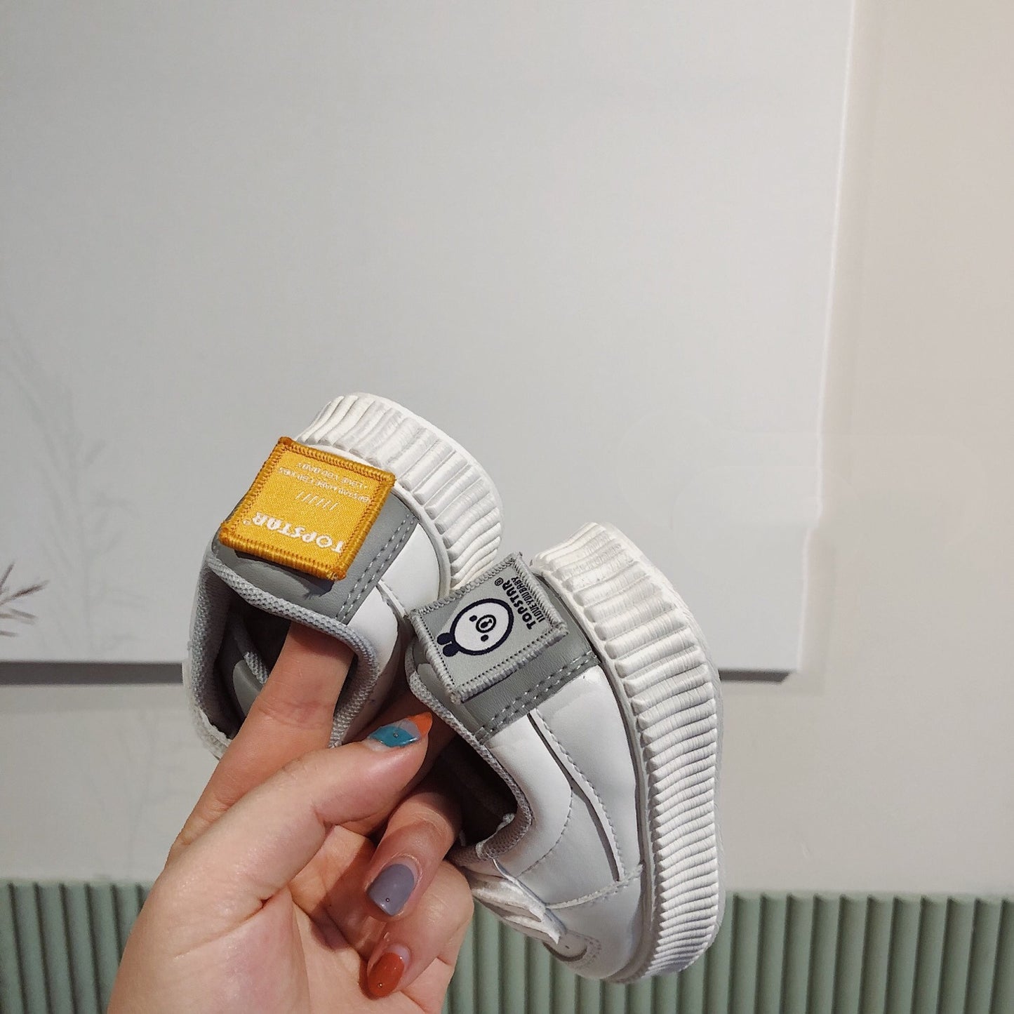 Children's white shoes Velcro sneakers