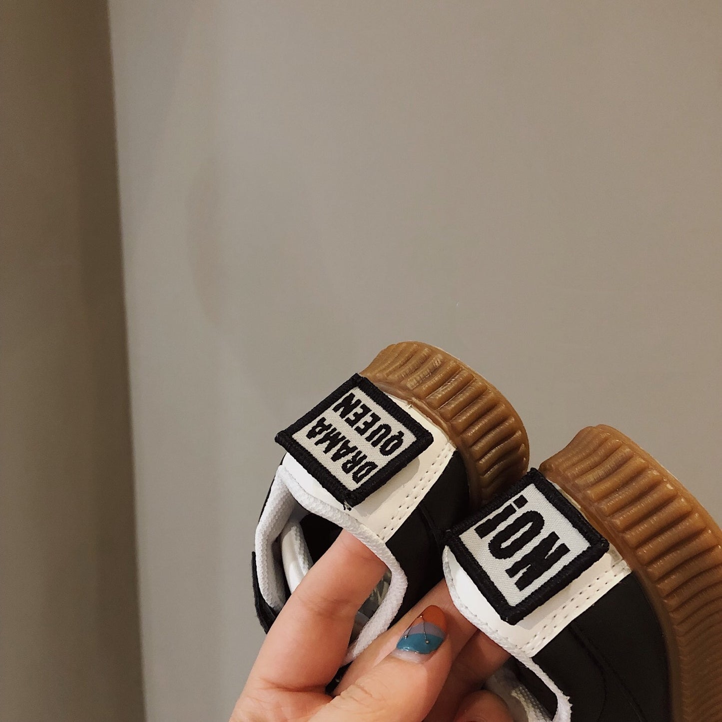 Children's white shoes Velcro sneakers